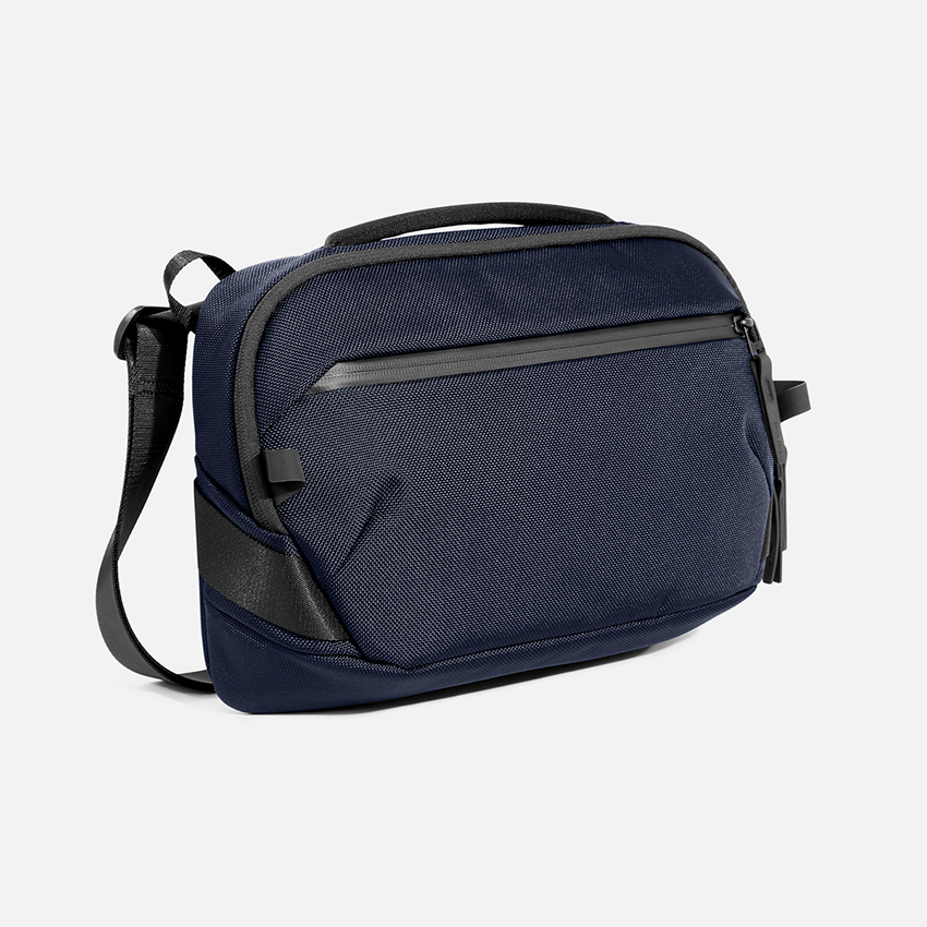 バッグ Aer Travel Sling 1 AER23074_1_daysling4max_navy_3
