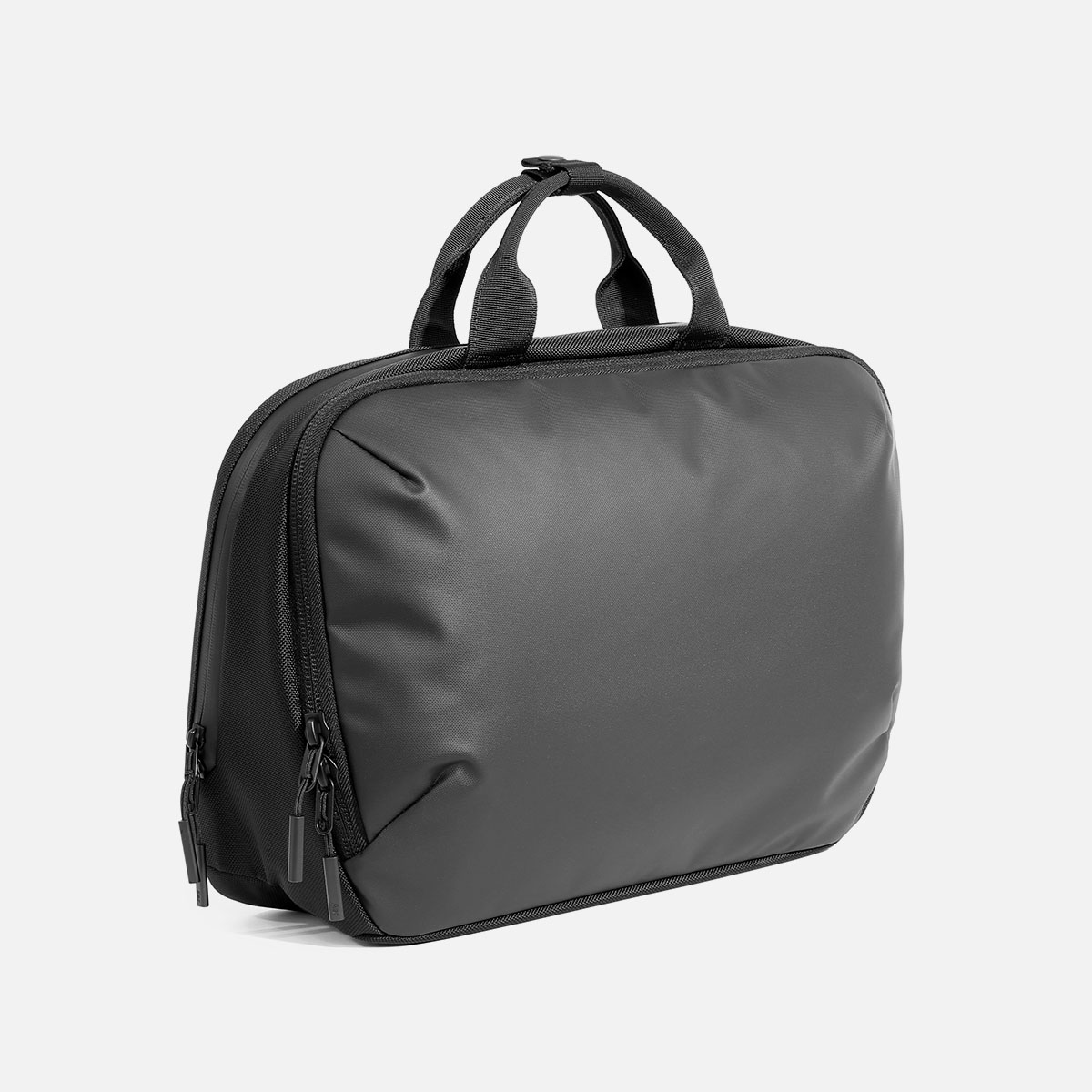 バッグ Aer Tech Brief 1AER31016_techbrief_34hero_120