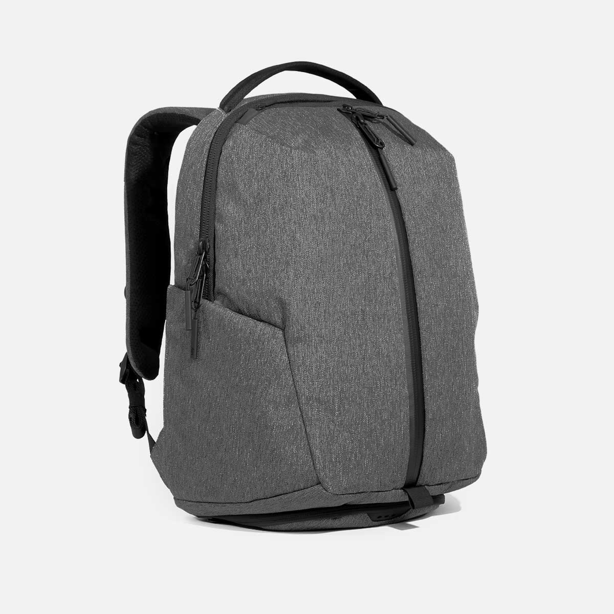 AER12012_fitpack3_gray_34hero.